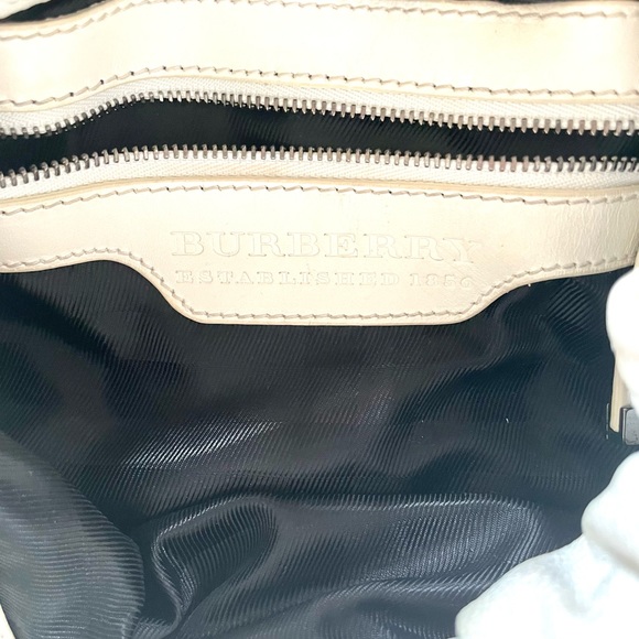 Burberry Hobo premium leather - Picture 6 of 6